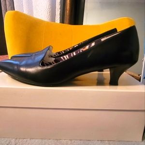 Ann Klein Flex Munroe Kitten Heel Black shoes size 9